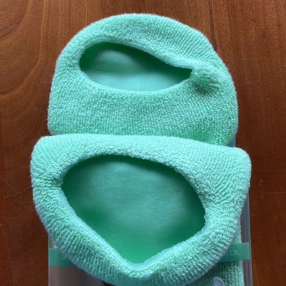 Gel Socks New in packaging. One size fits all. Moisturizing socks. NEW - Picture 7 of 7